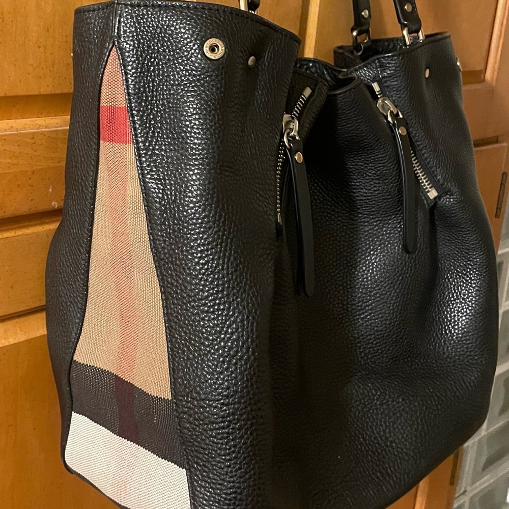 Authentic Burberry Maidstone Large Leather Tote - Picture 2 of 14